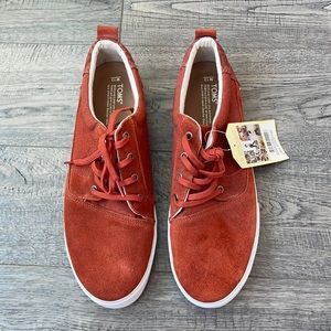 NWT TOMS Suede Sneakers -13